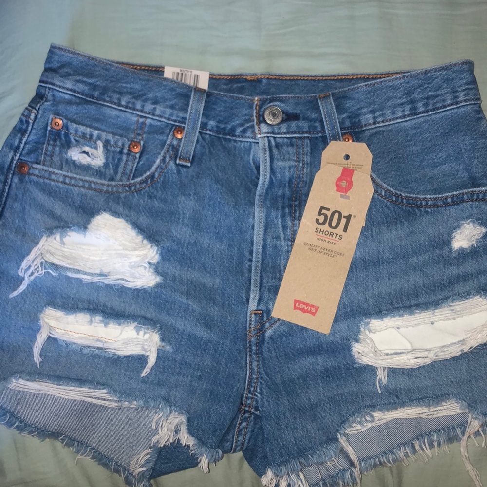 Levi’s denim high rise 501 shorts size 28